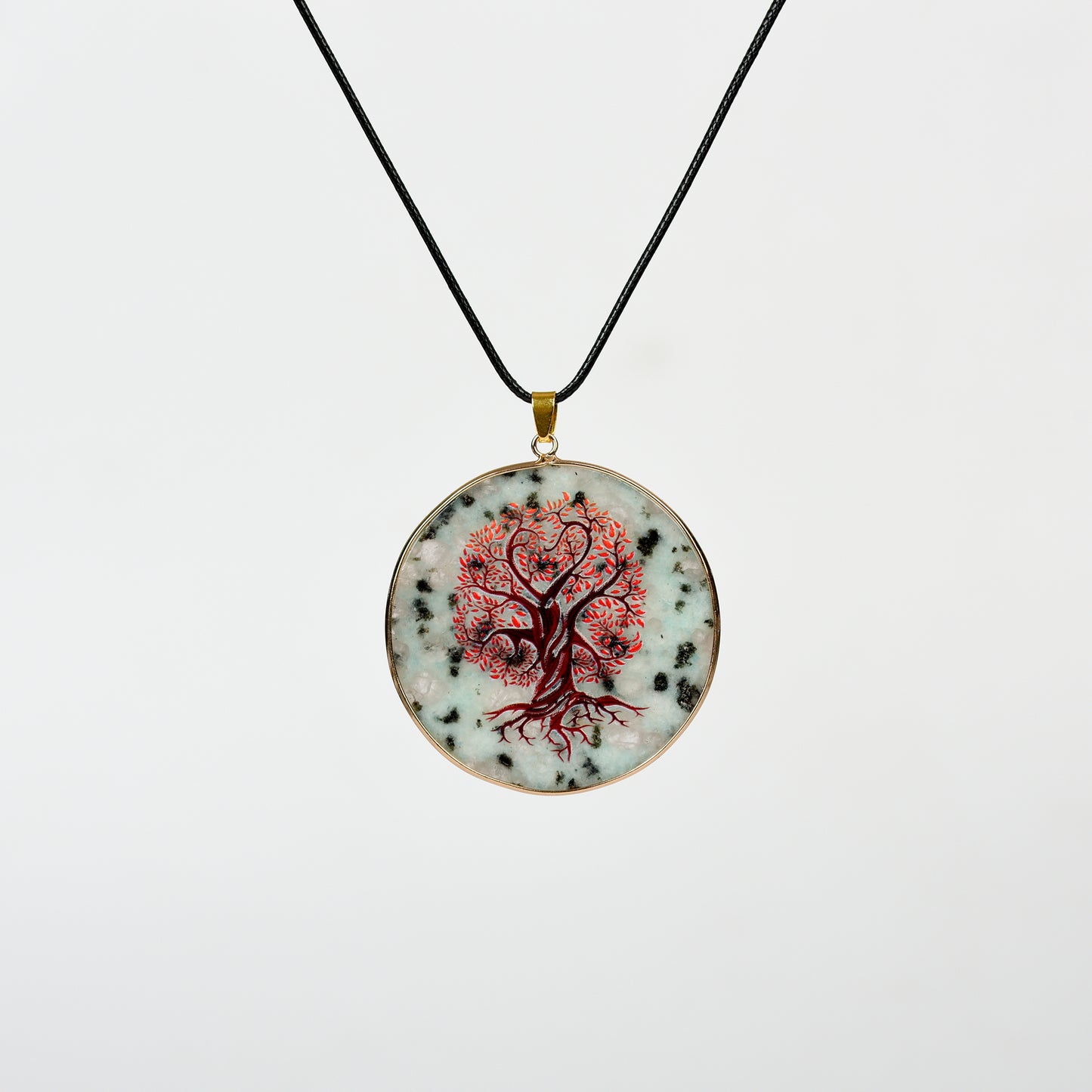 Round crystal with spray painting pendant