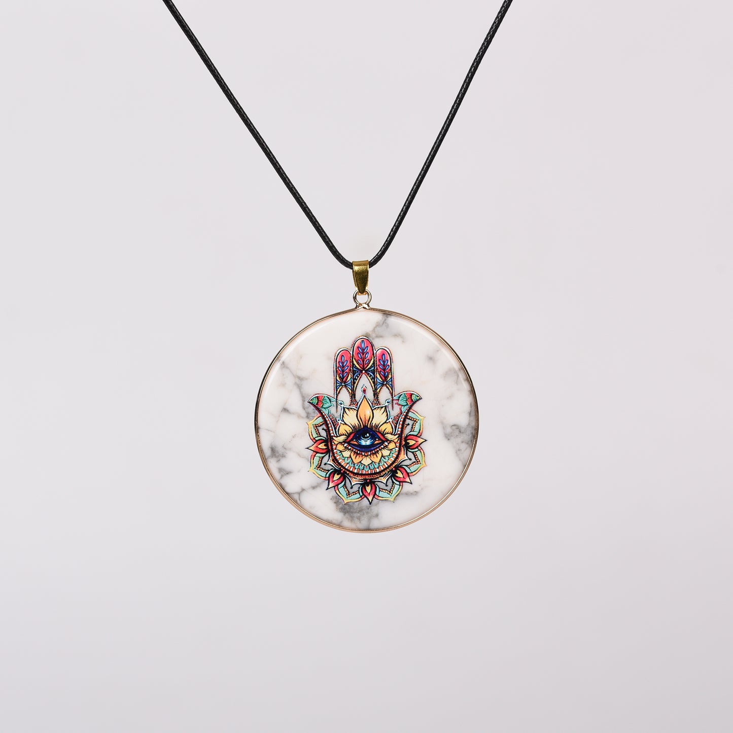 Round crystal with spray painting pendant