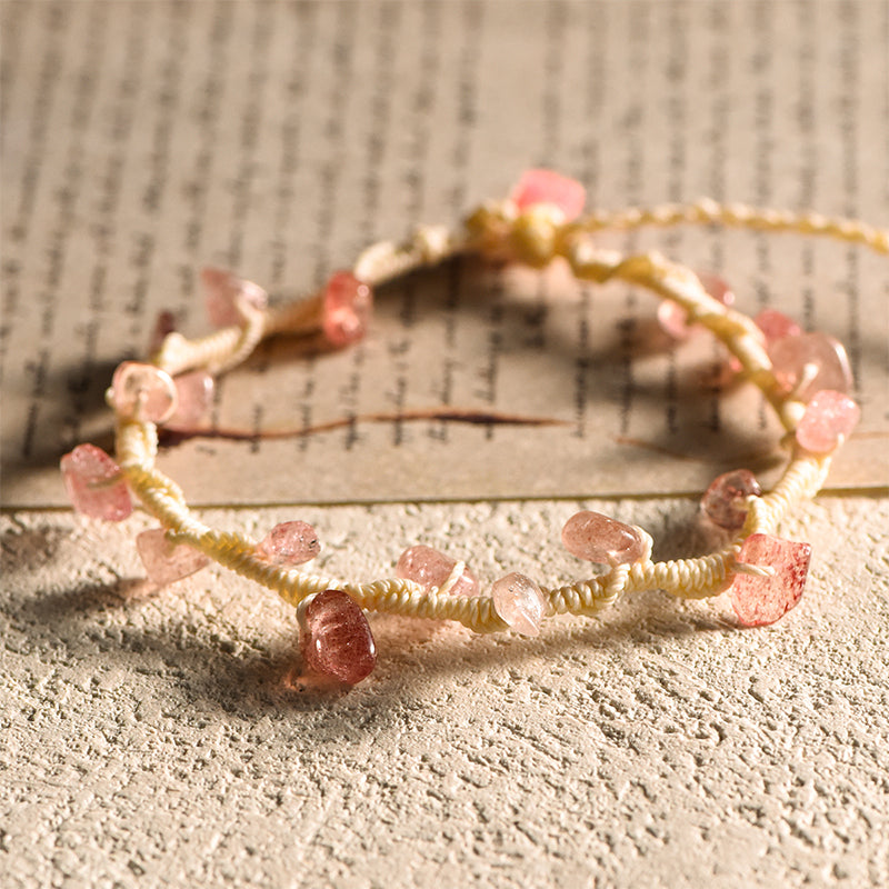 Hand-knotted macrame bracelet with chips